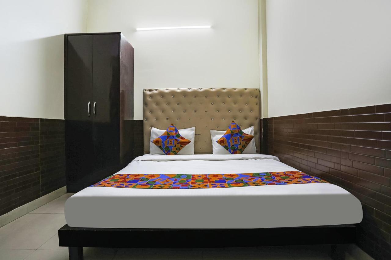 Fabhotel The Lazeez New Delhi Eksteriør bilde