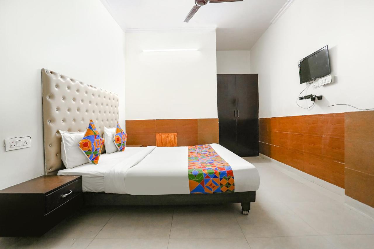 Fabhotel The Lazeez New Delhi Eksteriør bilde