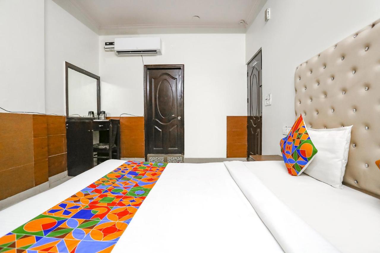 Fabhotel The Lazeez New Delhi Eksteriør bilde