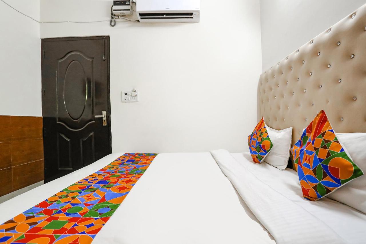 Fabhotel The Lazeez New Delhi Eksteriør bilde
