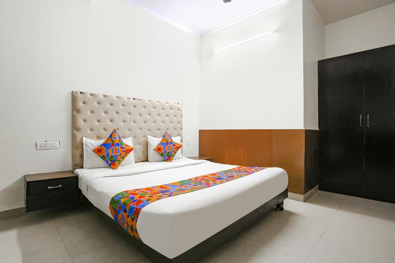 Fabhotel The Lazeez New Delhi Eksteriør bilde